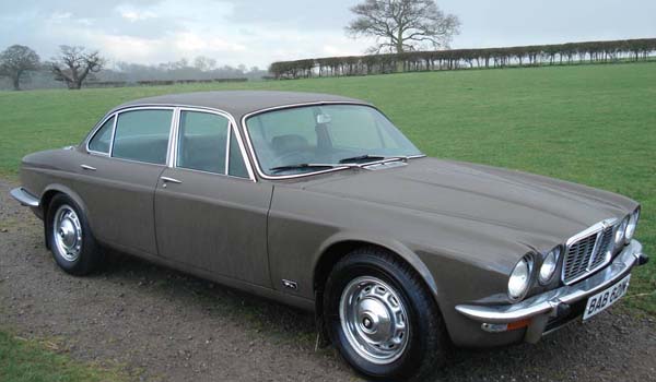 Jaguar XJ6 32