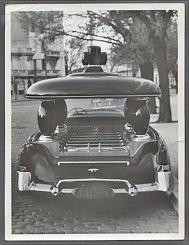 kaiser-carabela-hearse-car-01.jpg