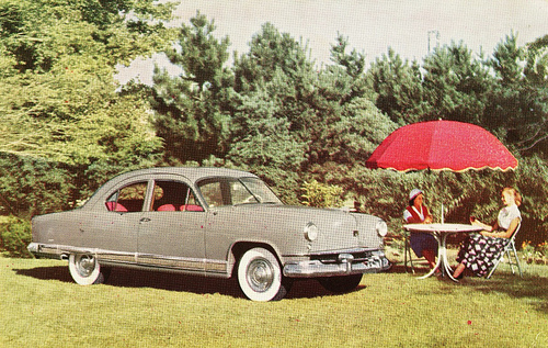 Kaiser DeLuxe 2-Door Sedan