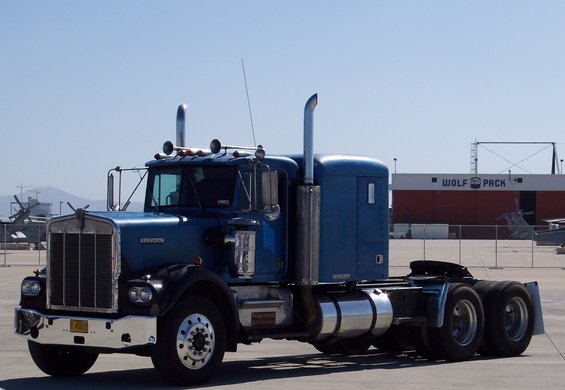 Kenworth W900A