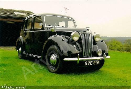 Lanchester LD10 saloon