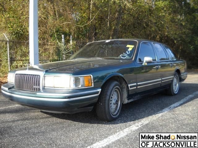 Lincoln 4-dr Sedan