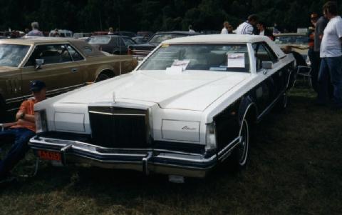 Lincoln Continental mk V Bill Blass edition