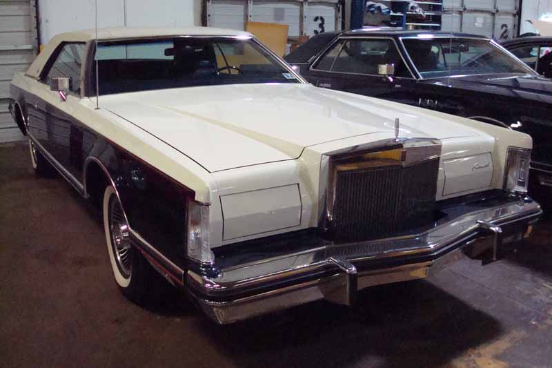 Lincoln Continental mk V Bill Blass edition