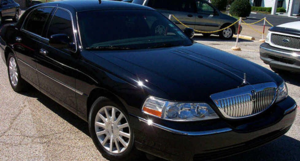 Lincoln Town Car Executive