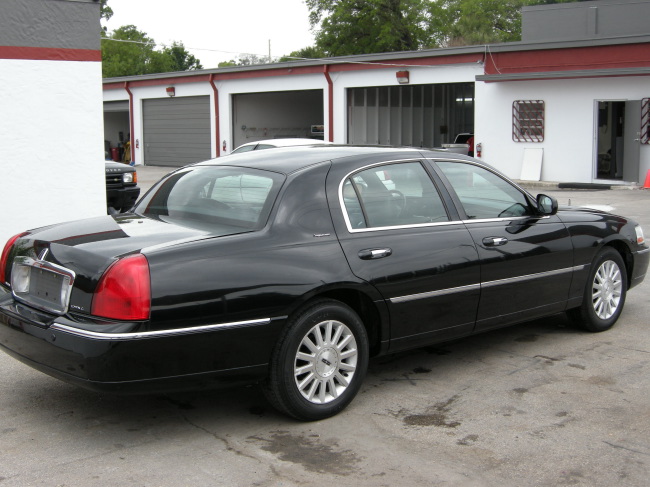 Lincoln Town Car Executive