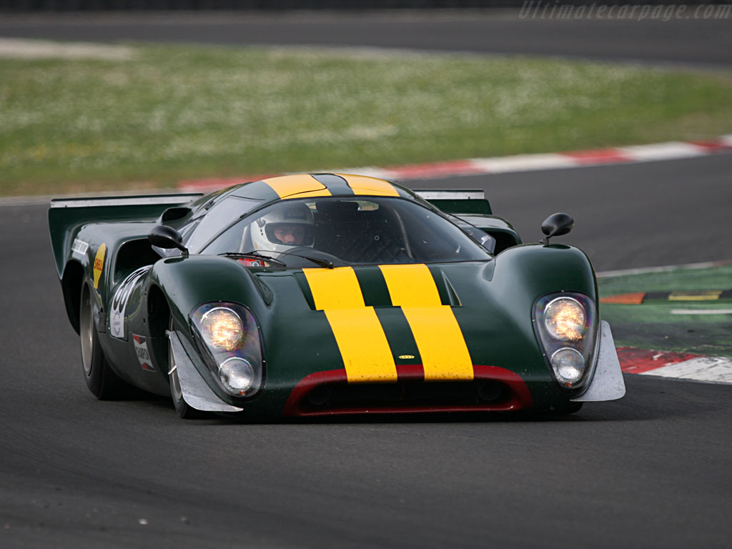 Lola T70