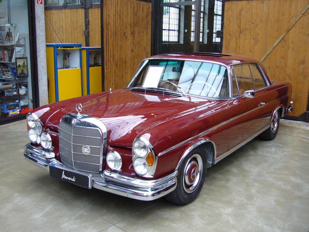 Mercedes-Benz 250SE coupe