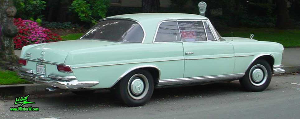 Mercedes-Benz W111