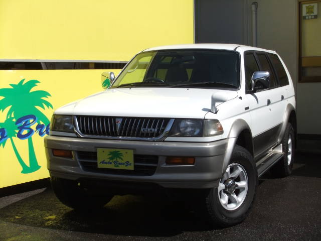 Mitsubishi Challenger XR