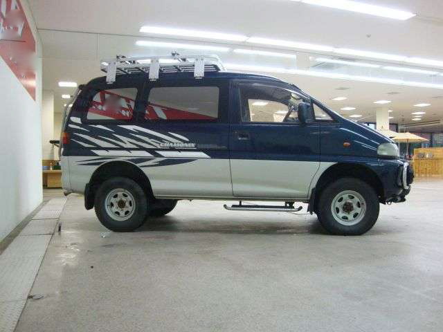 Mitsubishi Delica Space Gear Chamonix 2800 Turbo 4WD