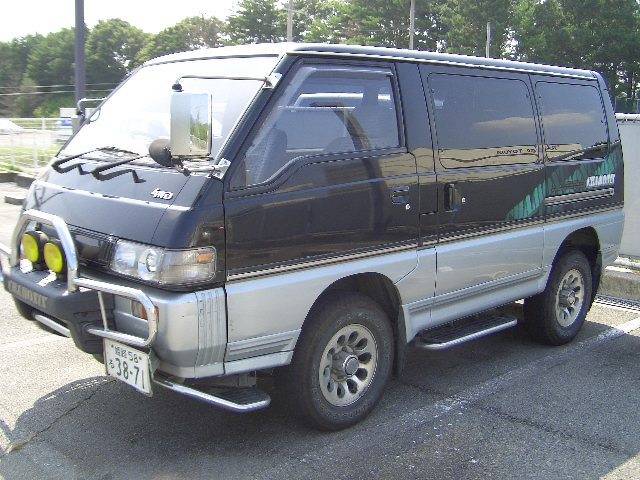 Mitsubishi Delica Star Wagon Turbo-D 25 4WD