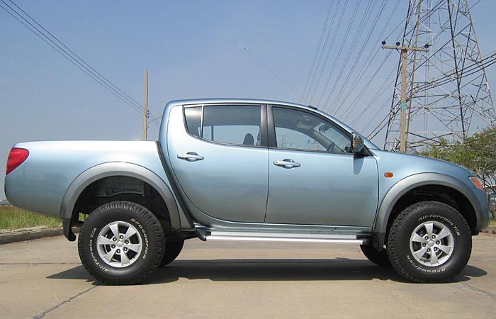 Mitsubishi L200 CRS Dakar Mid Cab