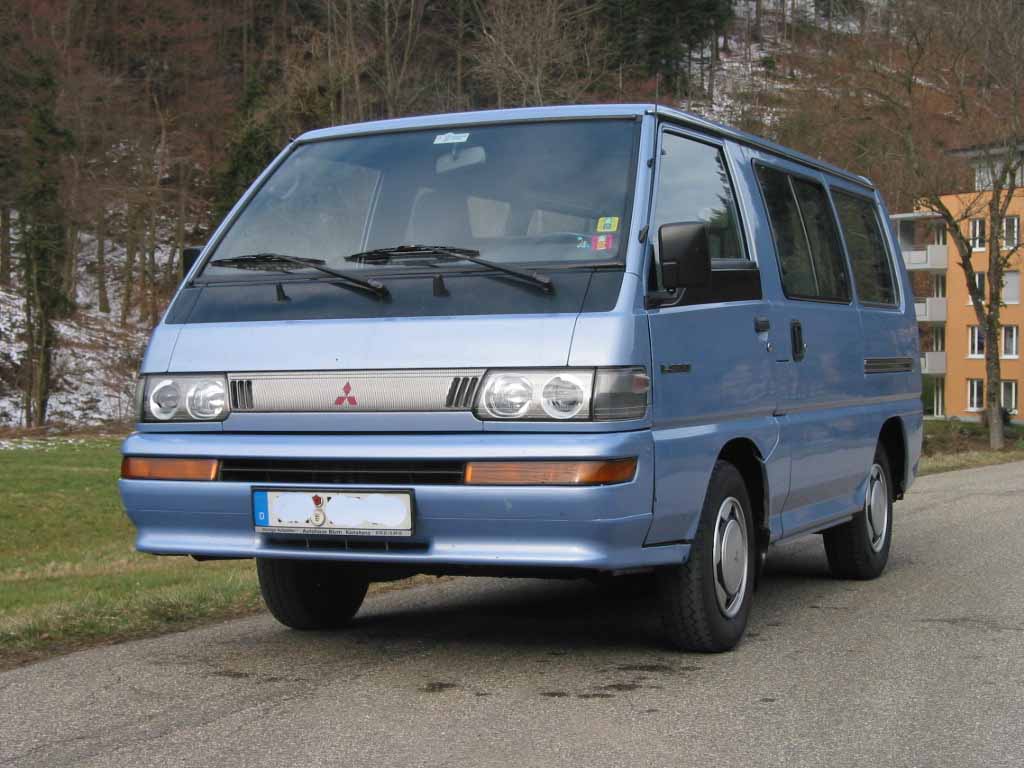 Mitsubishi L300 cargo Van