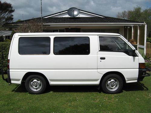 Mitsubishi L300 Van