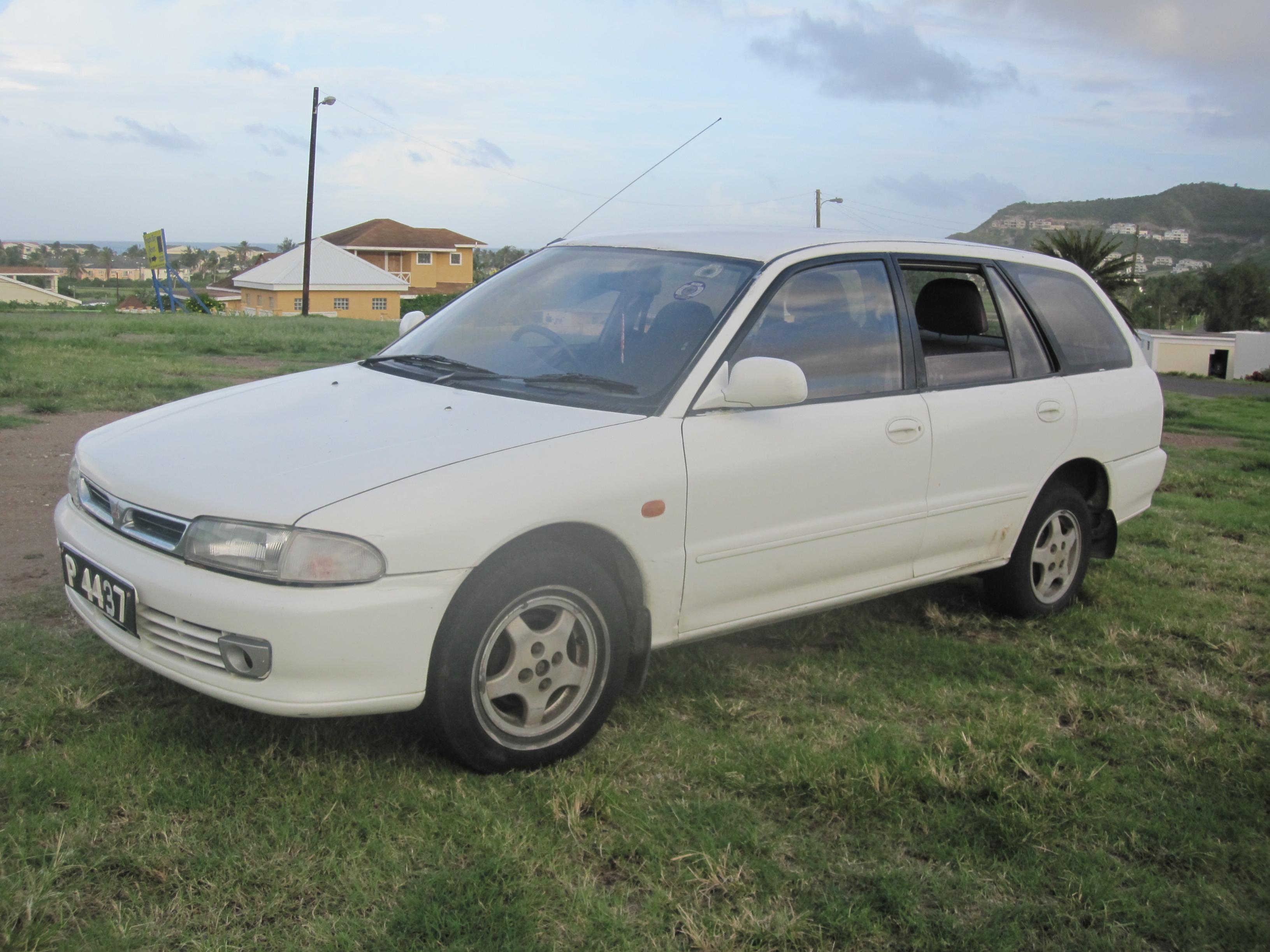 Mitsubishi Lancer 15 GLX Wagon