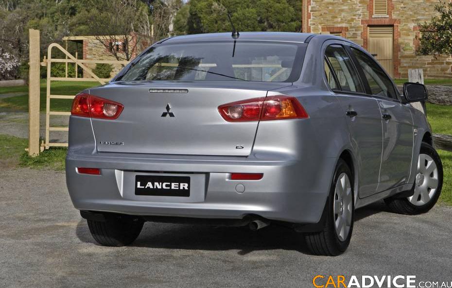 Mitsubishi Lancer ES