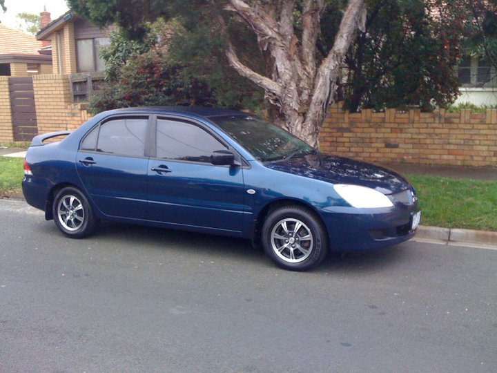 Mitsubishi Lancer ES Wagon