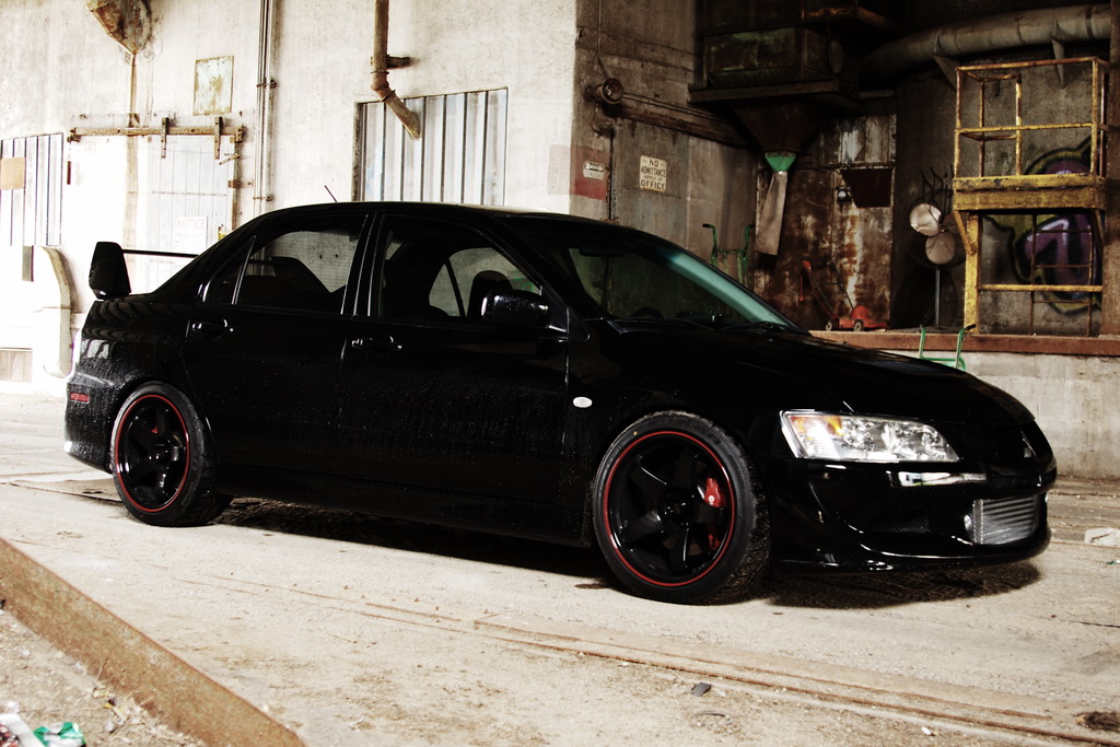 mitsubishi-lancer-evolution-viii-03.jpg