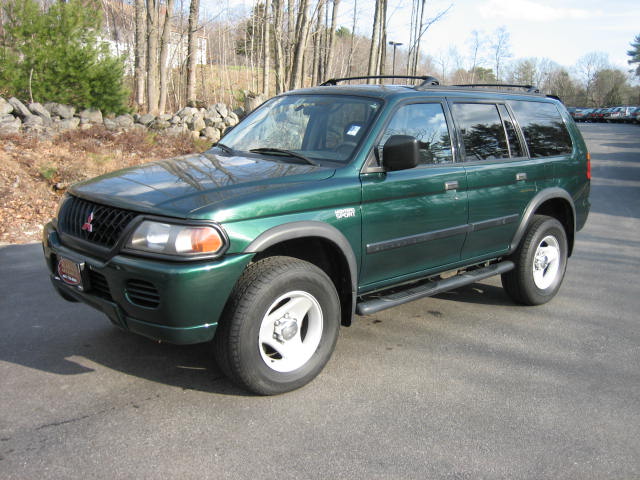 Mitsubishi Montero Sport LS