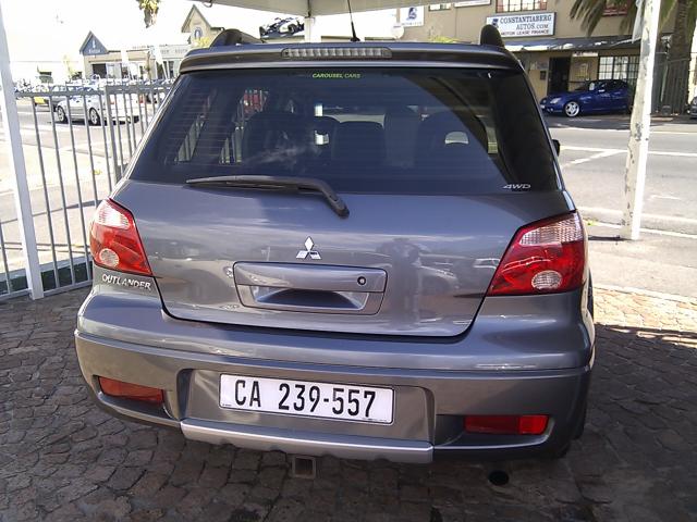 Mitsubishi Outlander GLS 24