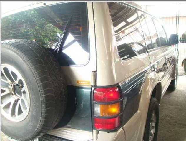 Mitsubishi Pajero Exceed 2500 Turbo