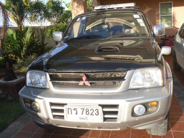 Mitsubishi Strada G-Wagon