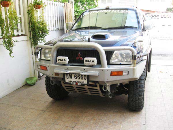 Mitsubishi Strada G-Wagon