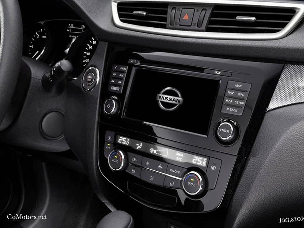 Nissan X-Trail interior 2014