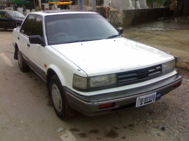 Nissan Bluebird 20 SE Saloon