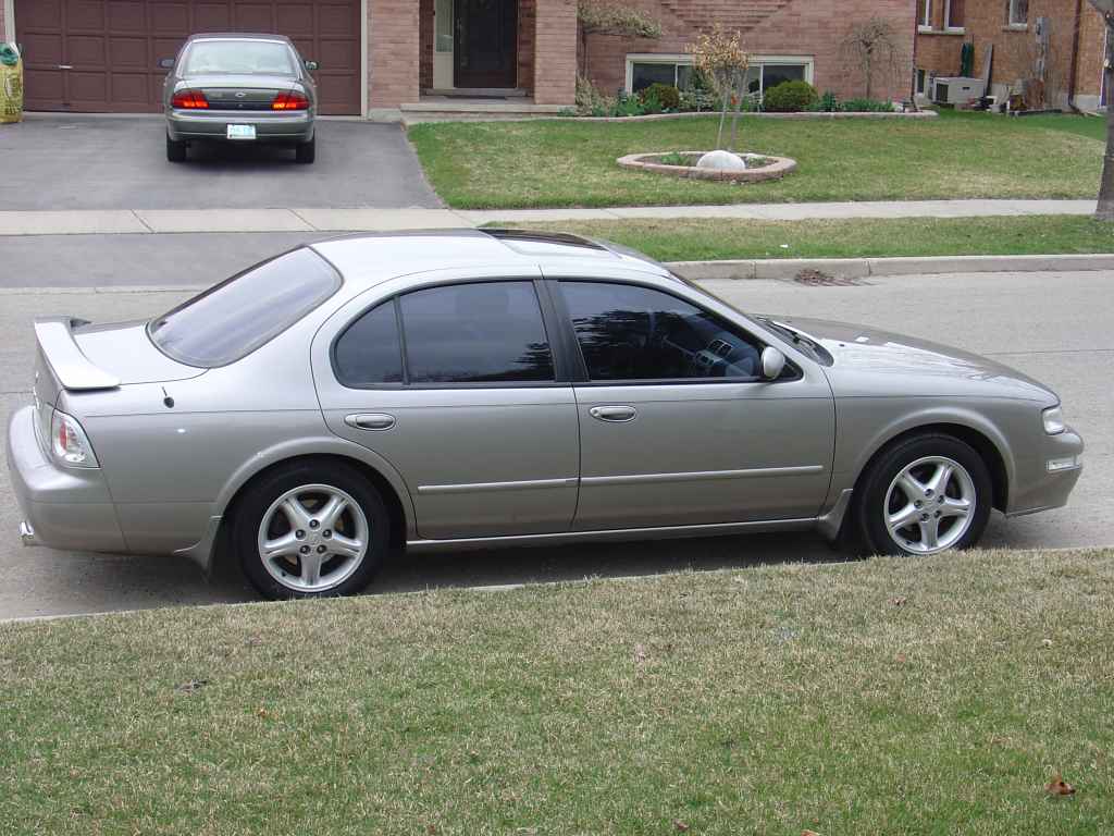 Nissan Maxima GXE