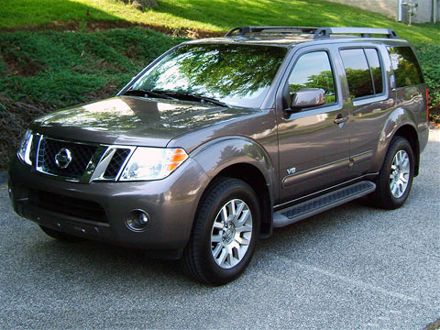 Nissan Pathfinder SE