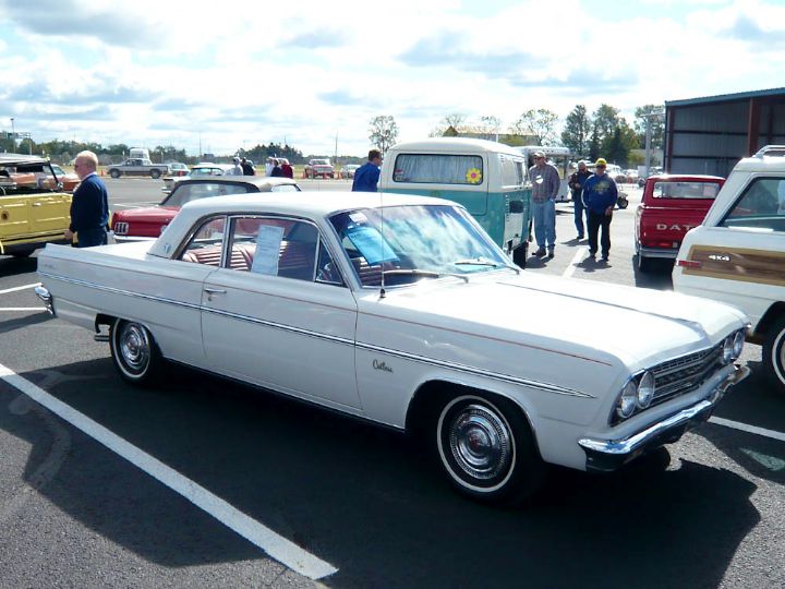 Oldsmobile 2-dr sedan