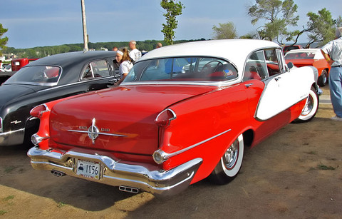 Oldsmobile 98 4dr HT