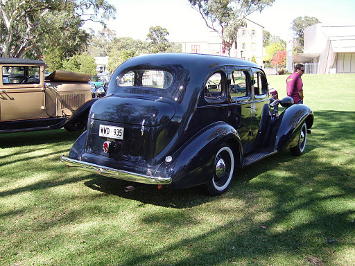 Oldsmobile F-35 sedan