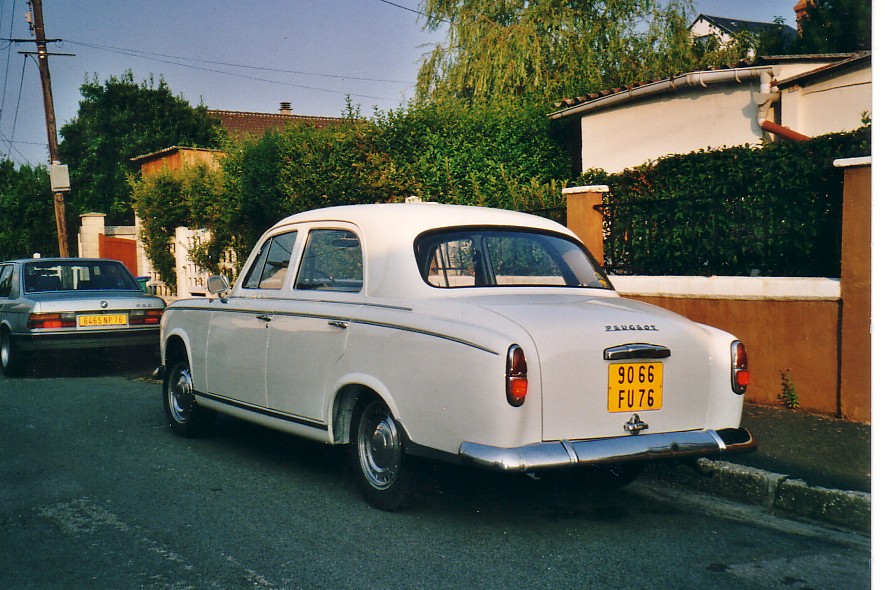 Peugeot 403 B7