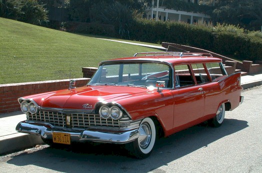 Plymouth De Luxe Suburban