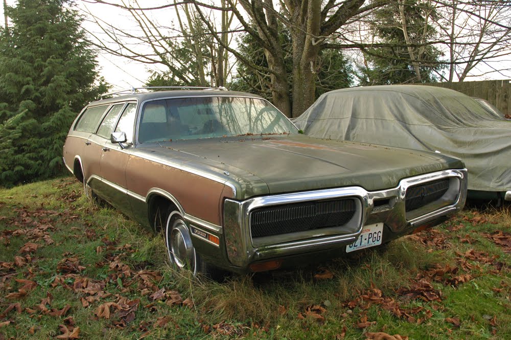 Plymouth Fury Sport Suburban wagon