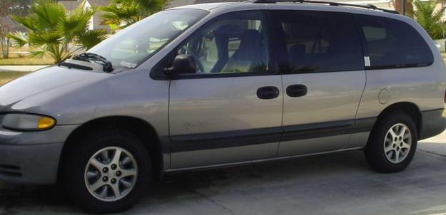 Plymouth Grand Voyager SE