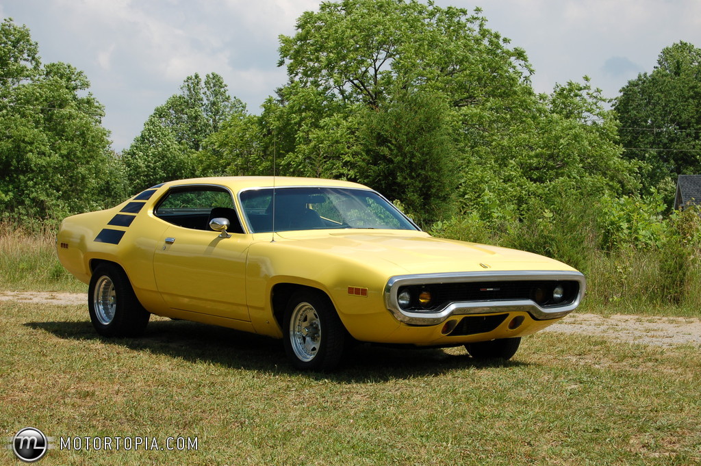 Plymouth Satellite