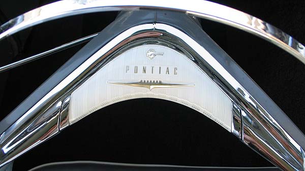 Pontiac Chieftain 4-dr Sedan