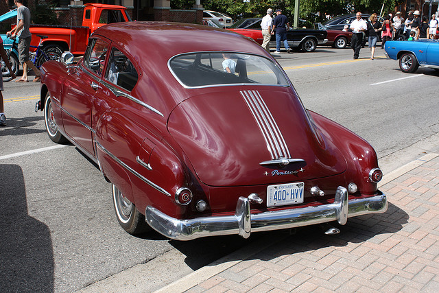 Pontiac Streamliner De Luxe 2dr