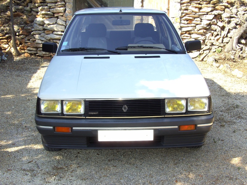 Renault 9 Broadway