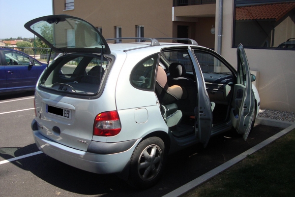 Renault Scenic 2 16 RXT