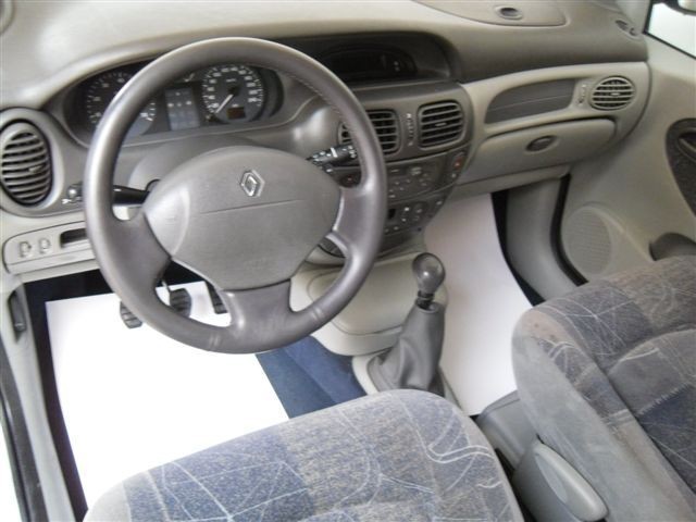 Renault Scenic 2 16 RXT