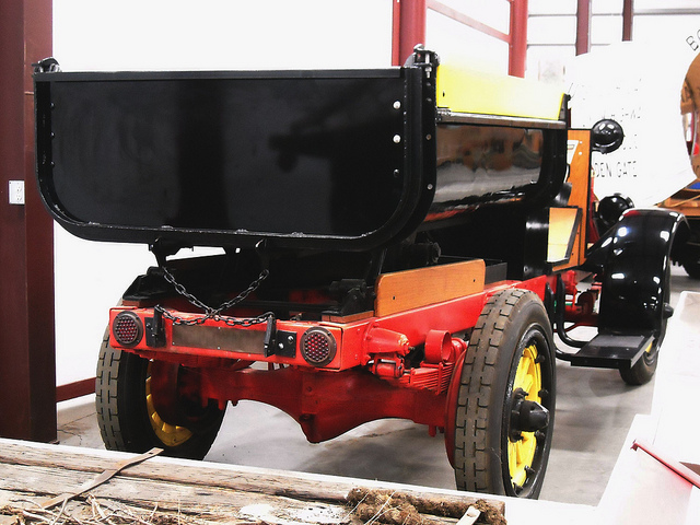 Stoughton Model B-jr 1 Ton Dump Triuck