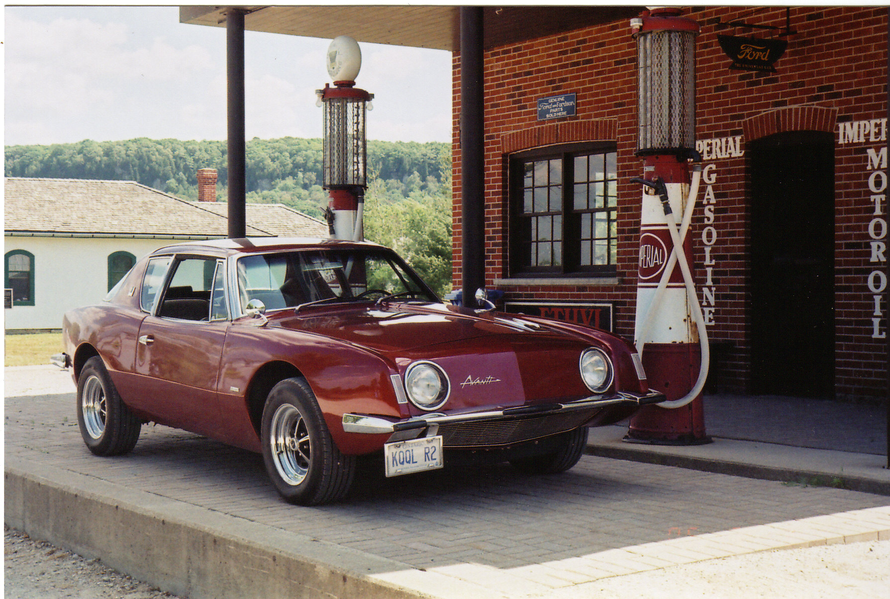 Studebaker Avanti R2