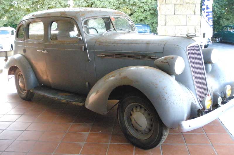 Studebaker Dictator sedan