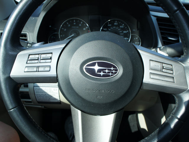 Subaru Legacy 25i