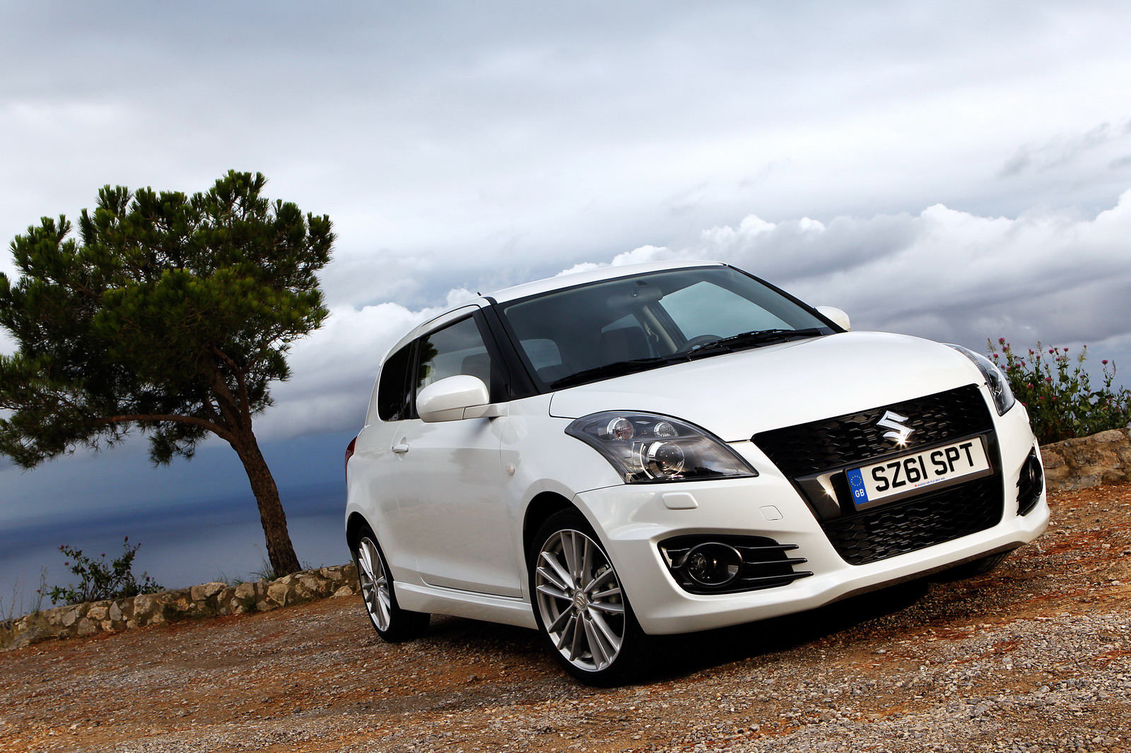 Suzuki Swift 13